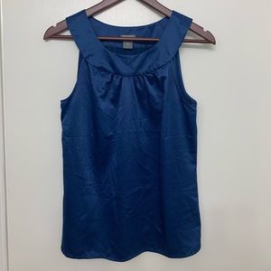 Ann Taylor Sleeveless Blouse - size 6